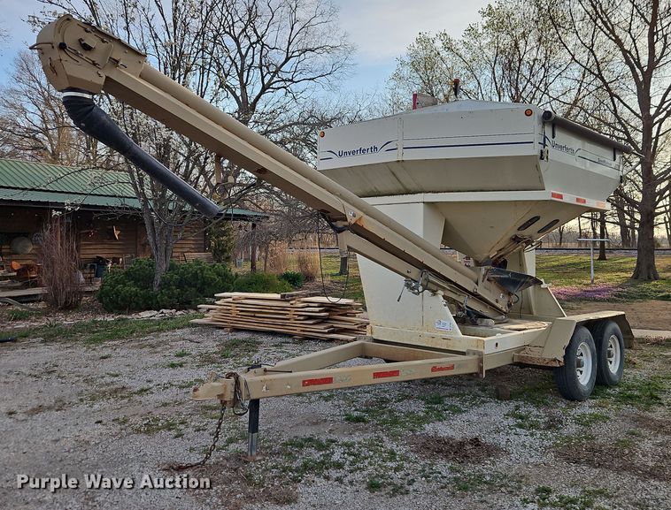 Unverferth SeedRunner 2750 seed tender - DT7667