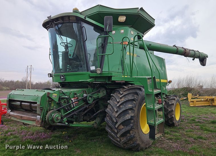 1998 John Deere 9610 RWA combine - DT7679