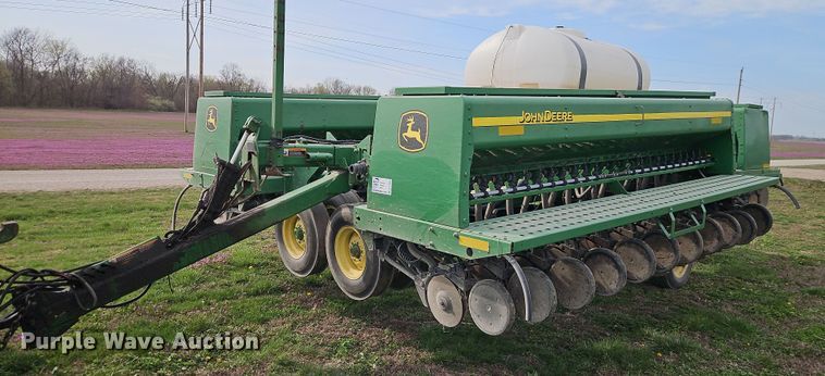 John Deere 455 grain drill - DT7686