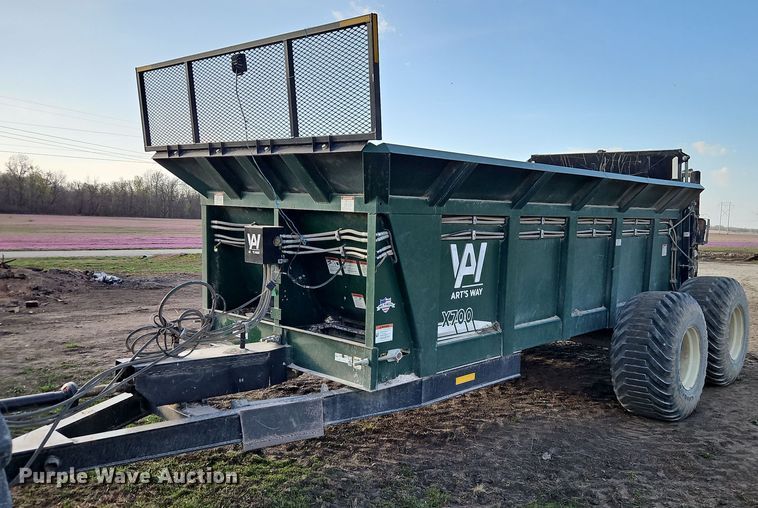 Arts Way 690700 manure spreader - DT7687