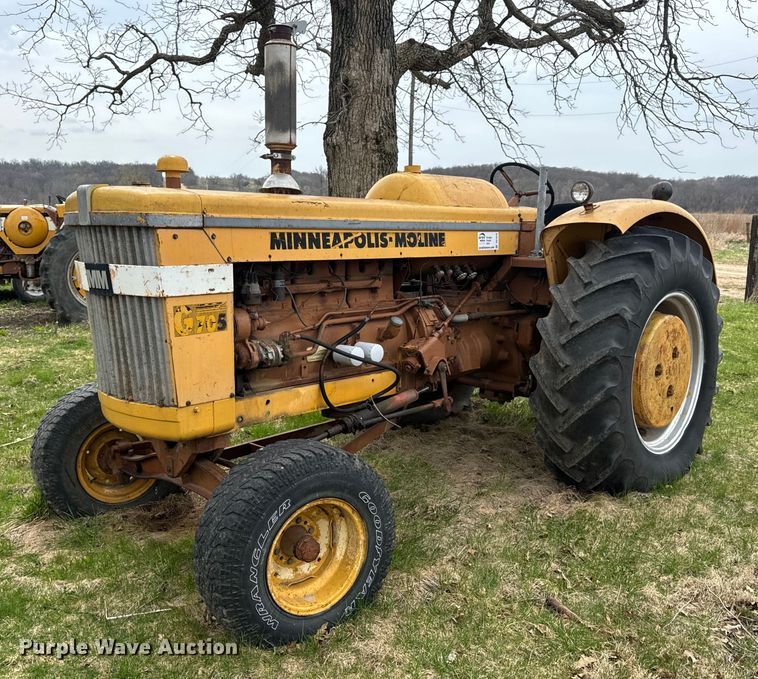 Minneapolis-Moline G705 tractor - DV1875