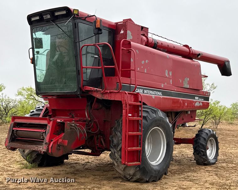 1991 Case IH 1680 Axial-Flow combine - EJ3605