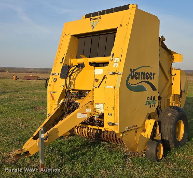 Vermeer 604SM round baler - EJ8381