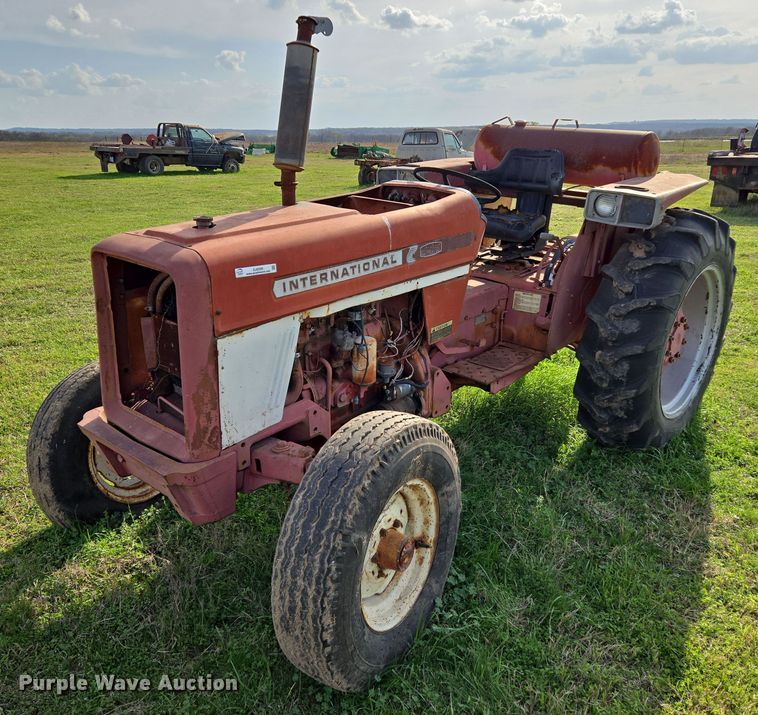 International I2500-A tractor - EJ8399