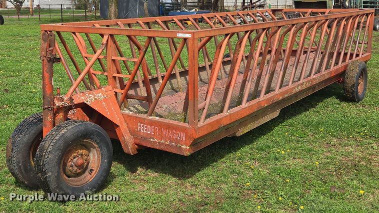 Apache hay bale feeder - EQ3997