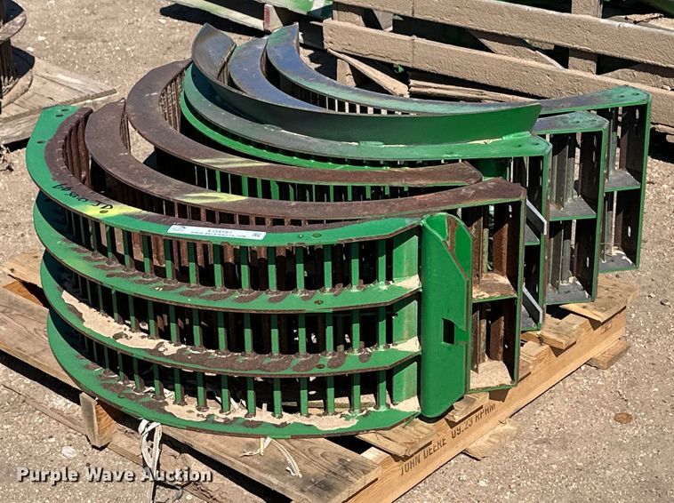 (6) John Deere Series 60 combine concaves - EQ4561