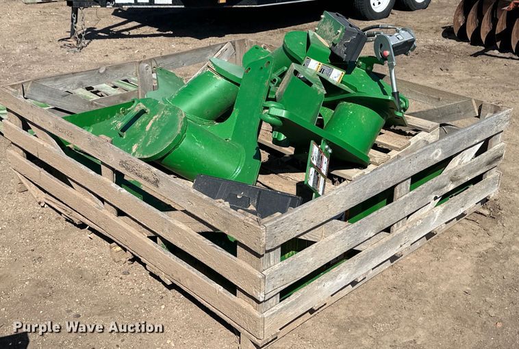 John Deere loader brackets - EQ4563