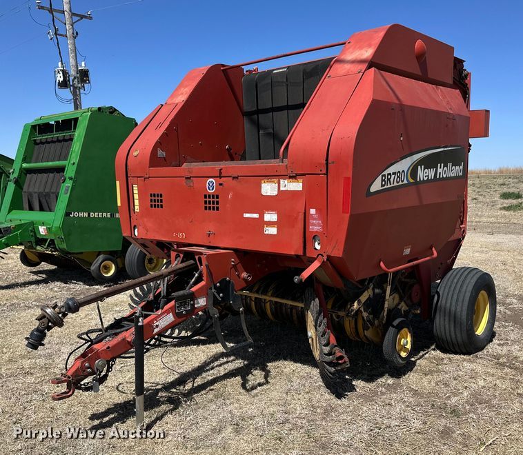 New Holland BR780 round baler - EQ4572