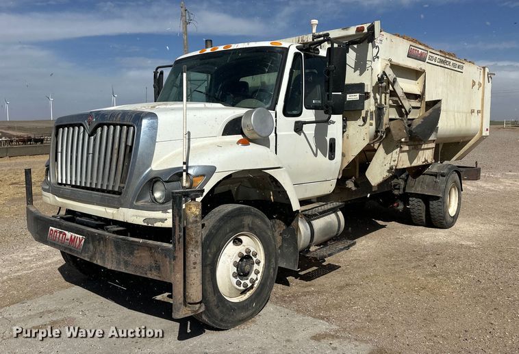 2012 International WorkStar 7400  feed mixer truck - ER8902
