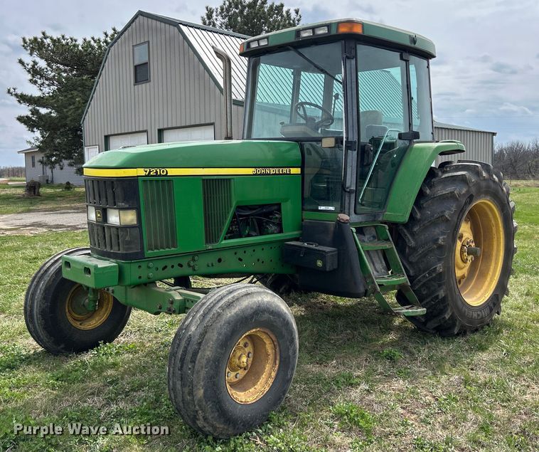 1997 John Deere 7210 tractor - ND9403