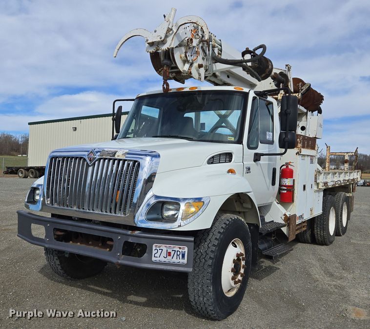 2007 International 7500 digger derrick truck - DS5345