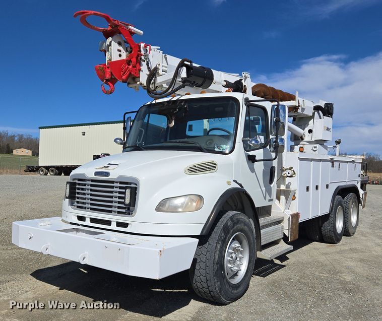 2009 Freightliner Business Class M2 digger derrick truck - DS5346
