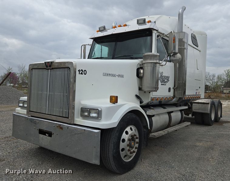2007 Western Star 4900 semi truck - DS5367