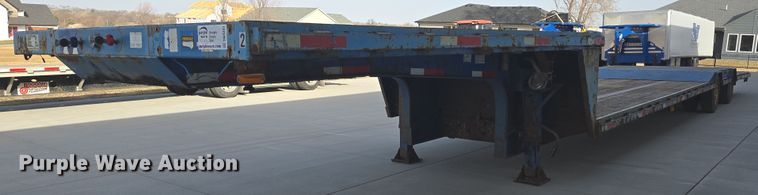 2005 Aztec Trailers Inc. drop deck trailer - DW3223