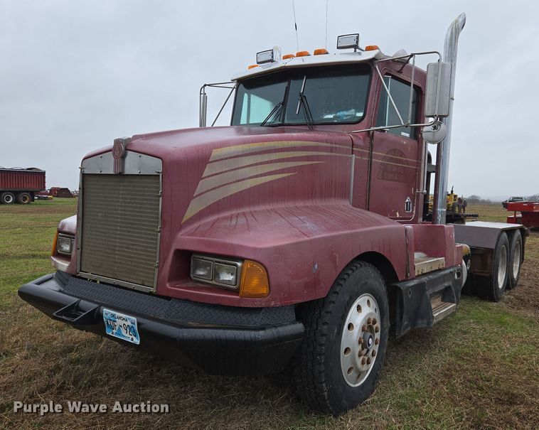1987 Kenworth winch truck - EJ8431