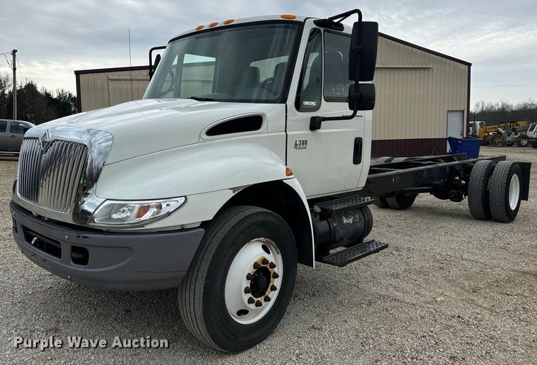 2007 International 4300 truck cab and chassis - EN5222