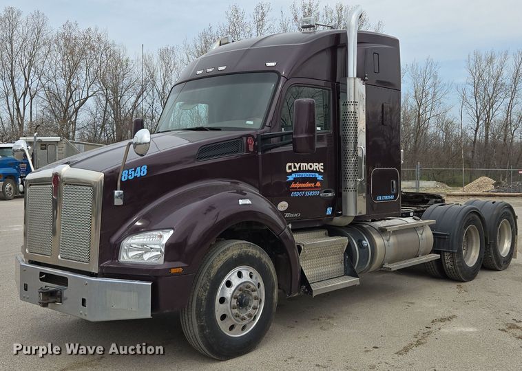 2018 Kenworth T880 semi truck - EQ6944