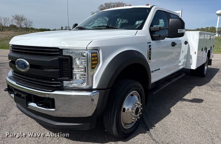 2019 Ford F450 Super Duty  Crew Cab utility / service truck - DM5700