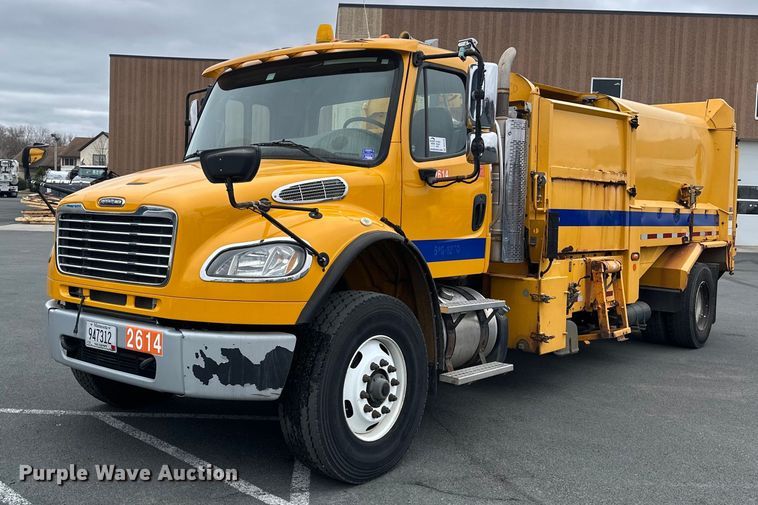 2016 Freightliner  M2 refuse truck - DV0749