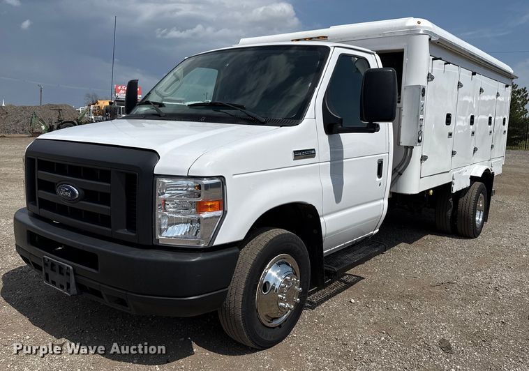 2018 Ford E450  Super Duty refrigerated truck - EG5703