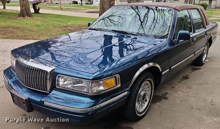 1997 Lincoln Town Car  - EI8916