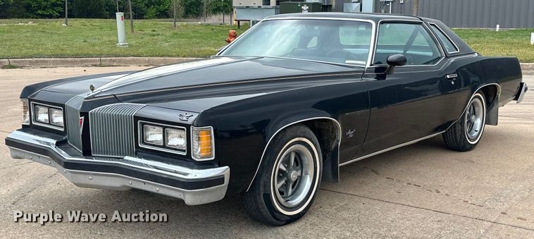 1976 Pontiac Grand Prix  - EJ8522
