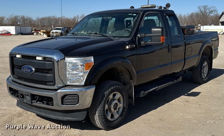2016 Ford F250 Super Duty XL SuperCab pickup truck - EM3785