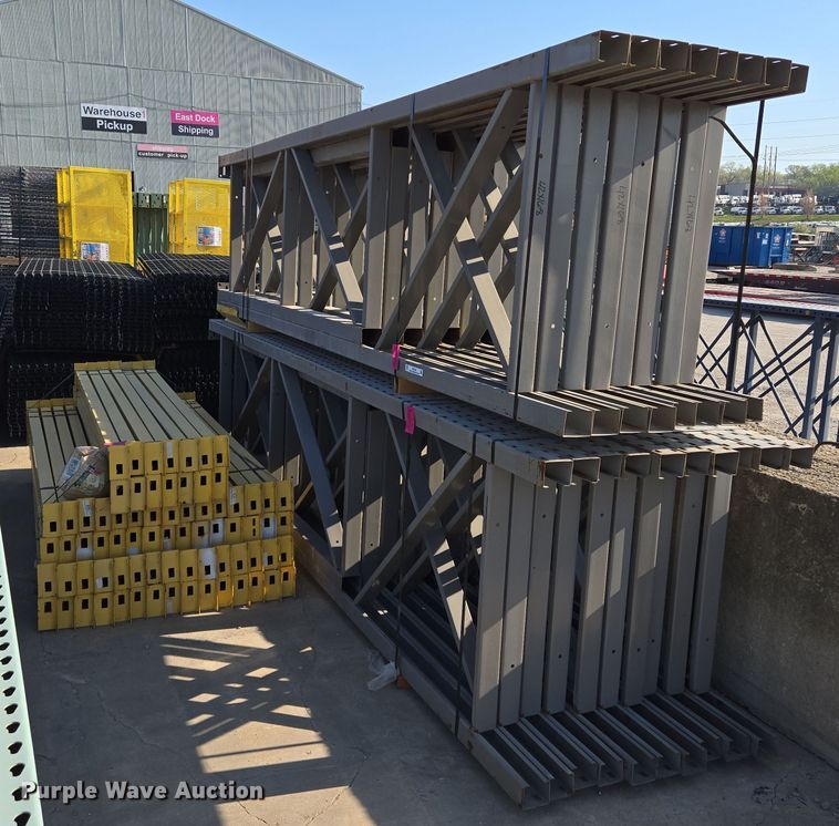 Pallet racking  - EM7040