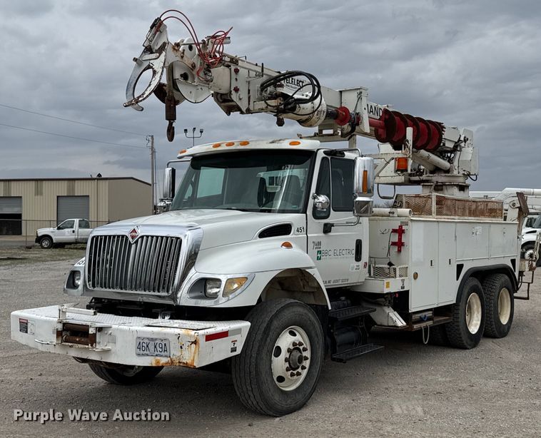 2004 International 7400 digger derrick truck - DO0772