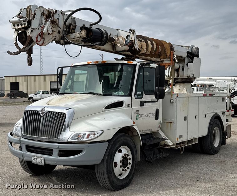 2006 International 4300 digger derrick truck - DO0773