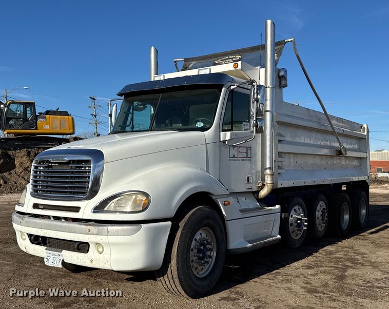 2005 Freightliner Columbia dump truck - DT0633