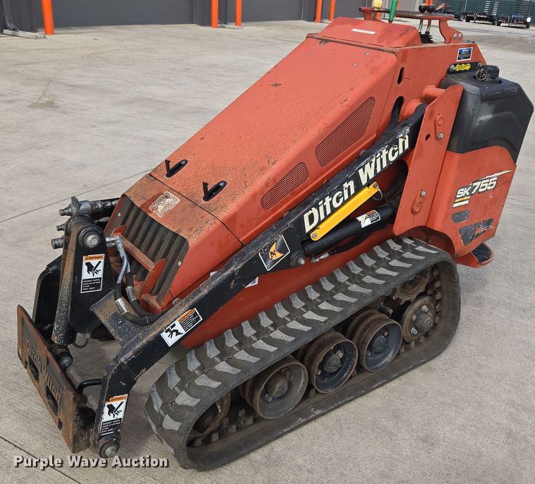 2013 Ditch Witch SK755 compact utility loader - DT7092