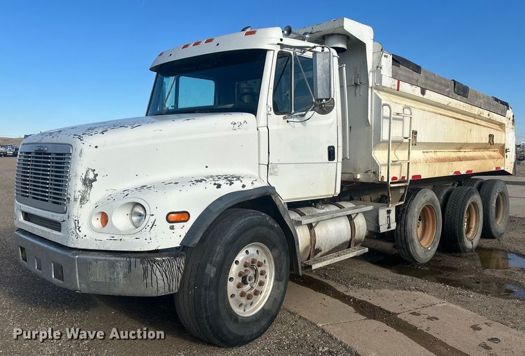 1999 Freightliner FL112 dump truck - DT7126
