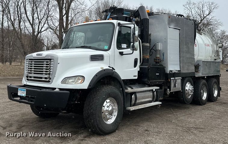 2011 Freightliner  Business class M2 hydrovac truck - DV0746