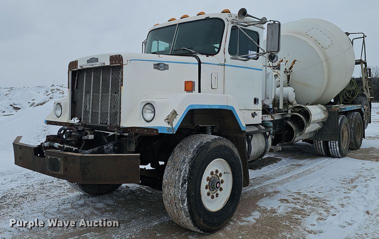 1987 Autocar ready mix truck - DW3131