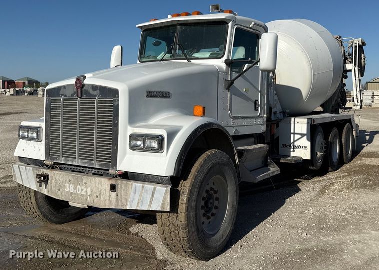 2003 Kenworth W900 ready mix truck - DY7990