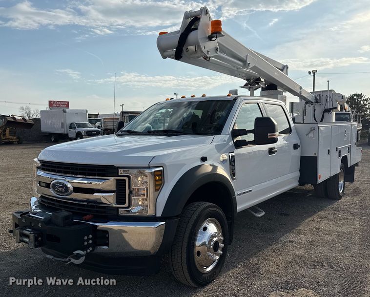 2018 Ford F550 Crew Cab bucket truck - EG5693