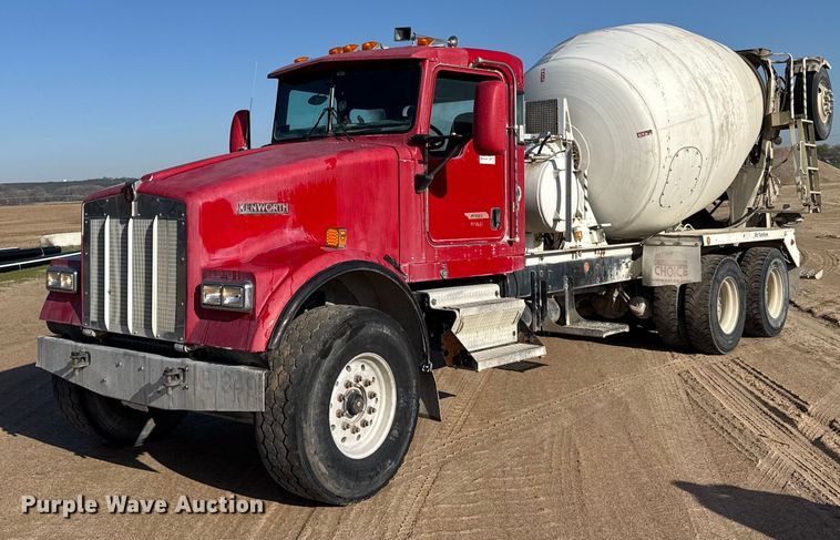 2003 Kenworth W900 ready mix truck - EG6318