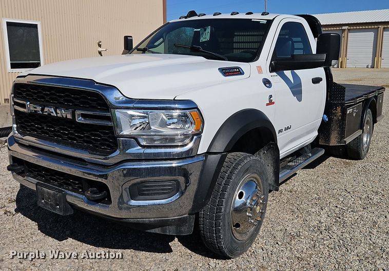 2022 Dodge Ram 5500 flatbed truck - EI8941