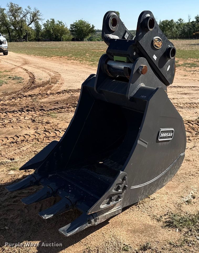 2021 Doosan excavator bucket - EJ3612