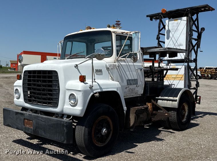 1978 Ford truck cab and chassis with crash attenuator - EJ3630