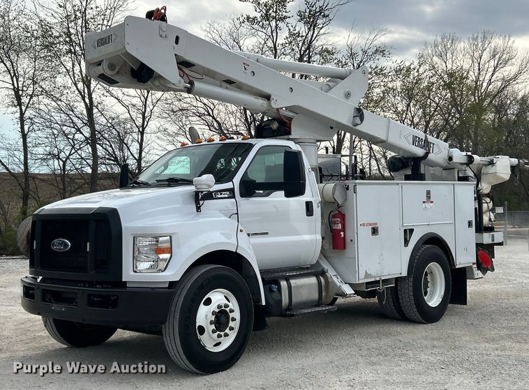 2018 Ford F750 Super Duty bucket truck - EK2875