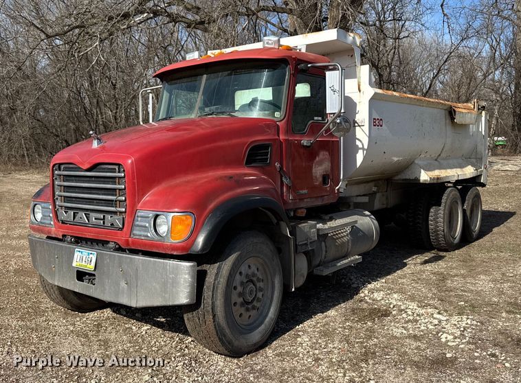 2003 Mack CV Series dump truck - EM3719