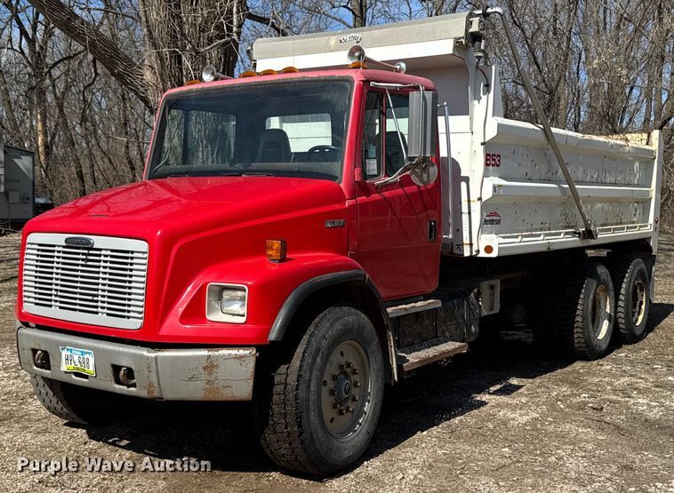 2000 Freightliner FL80 dump truck - EM3722