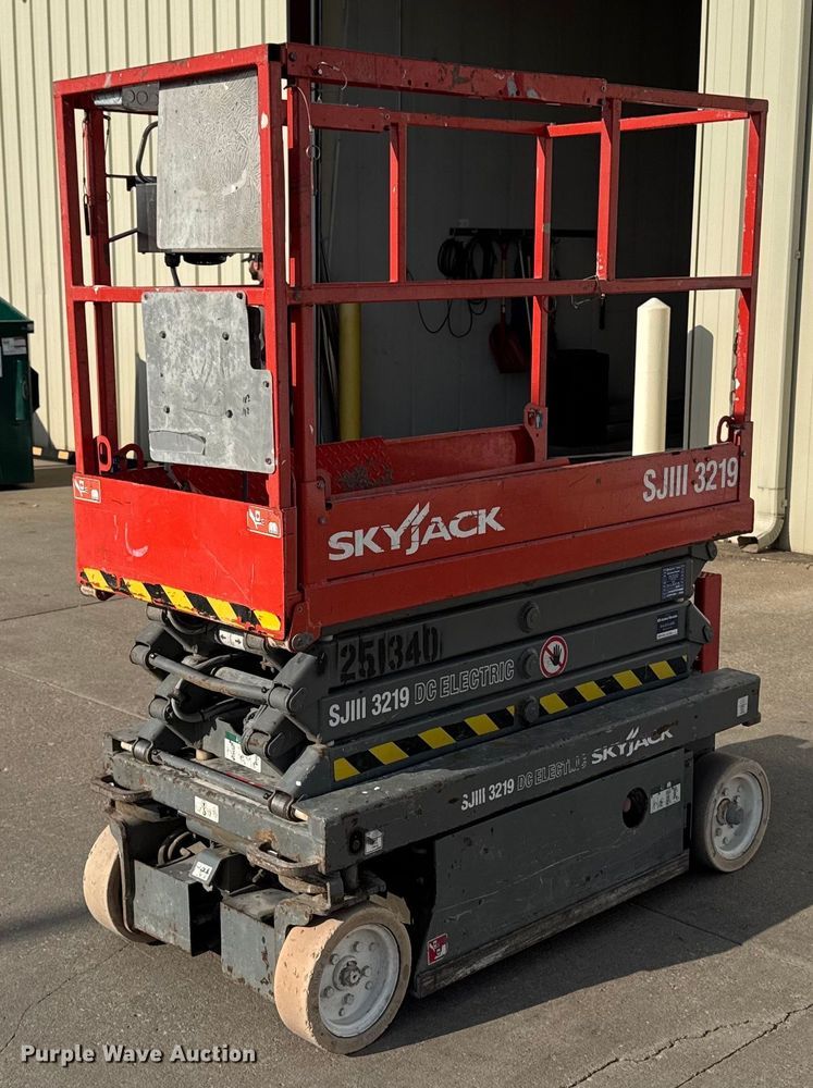 2005 Skyjack SJIII 3219 scissor lift - EM3801