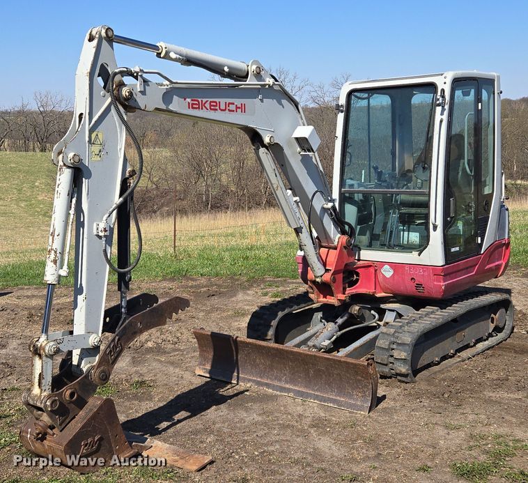 2011 Takeuchi TB235 mini excavator - EM7002