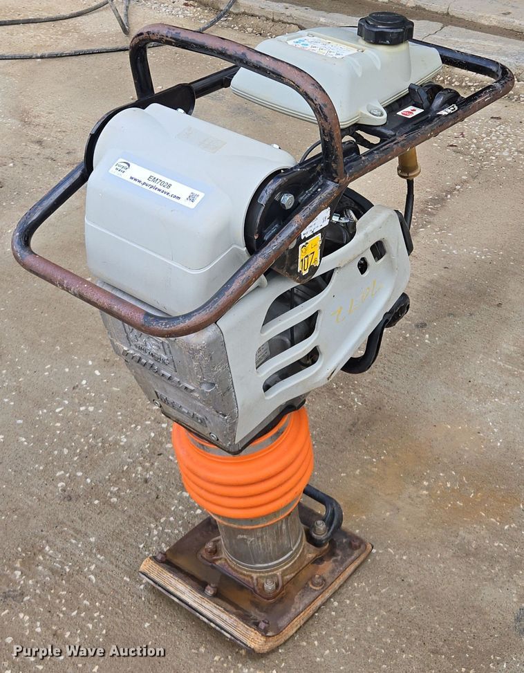 Mikasa MTX-70HD  plate compactor - EM7028
