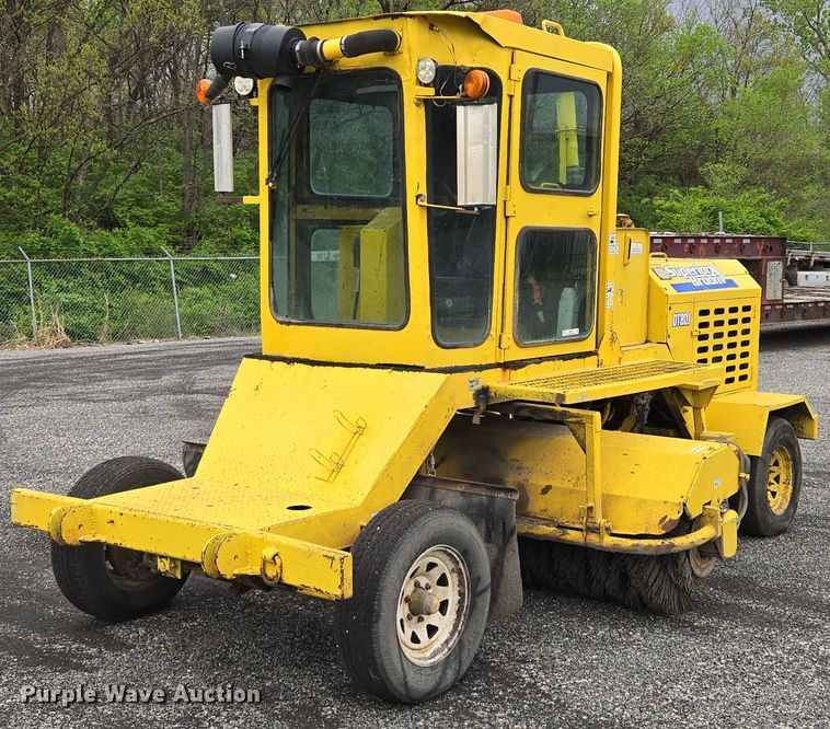 2007 Superior Broom DT80-J broom - EM7080