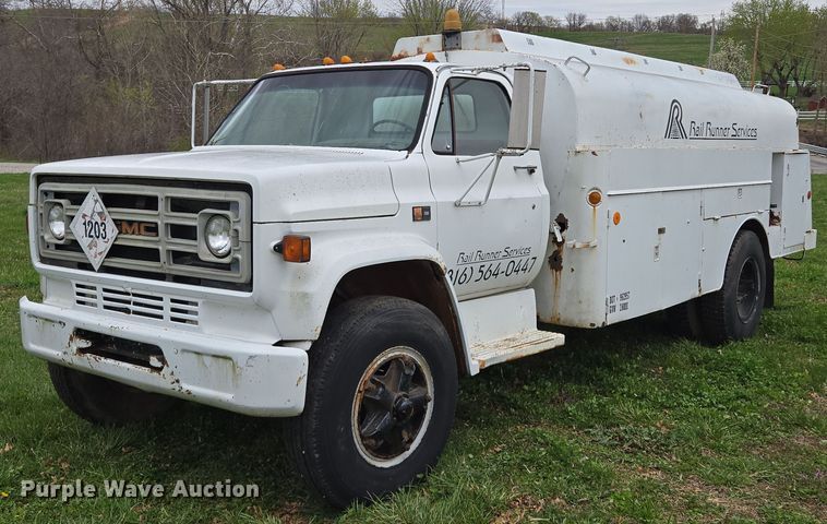 1983 GMC 7000 fuel truck - EQ6983
