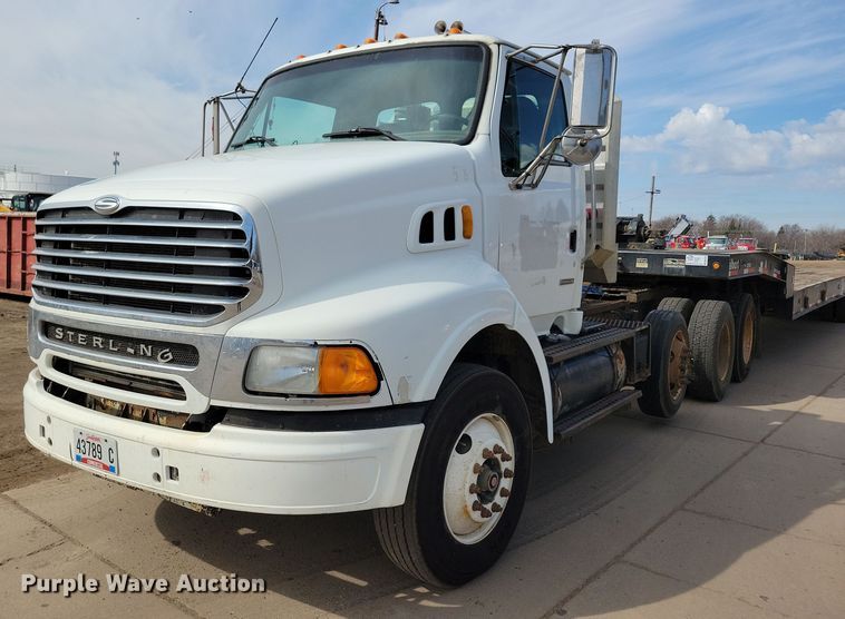 2004 Sterling AT9500 semi truck - NV9760